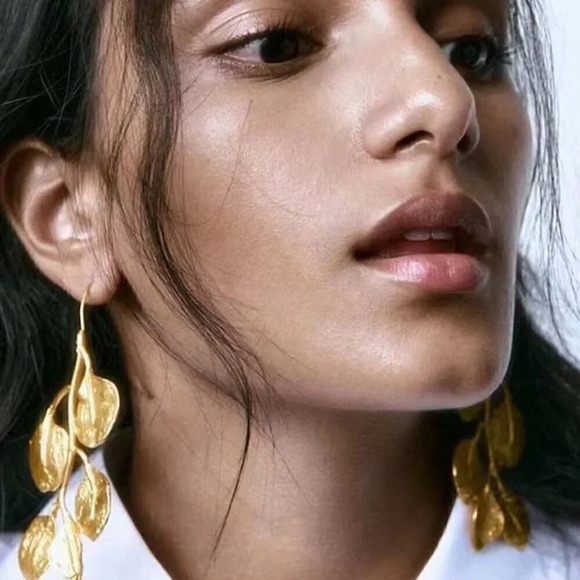 Gold Women's Long Exaggerated Retro Metallic Leaf Hook Earrings - Picture 3 of 5